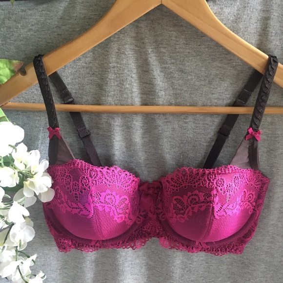 DKNY Bra and Panty Set 32D - Picture 2 of 5